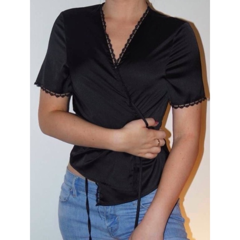 Brandy Melville Silk Top🌹